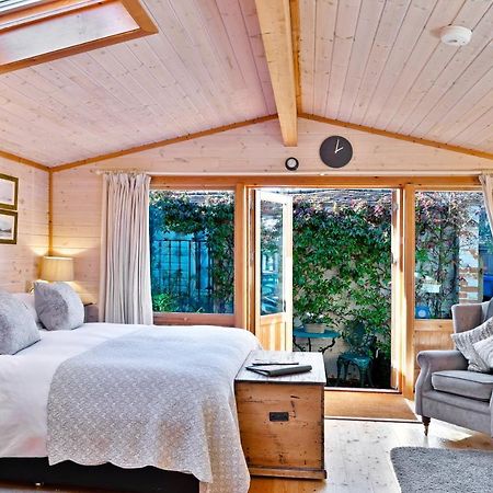 The Lodge - Luxury Lodge With Super King Size Bed, Kitchen & Shower Room Hurstpierpoint Dış mekan fotoğraf