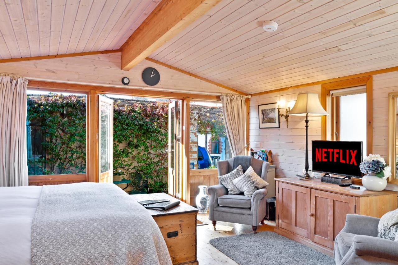 The Lodge - Luxury Lodge With Super King Size Bed, Kitchen & Shower Room Hurstpierpoint Dış mekan fotoğraf